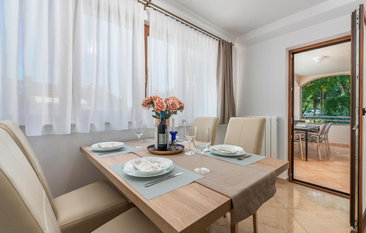 Apartments Villa Ana Porec Exterior photo